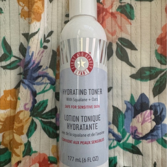 4/$25 New First Aid Beauty Hydrating Toner - Picture 1 of 3